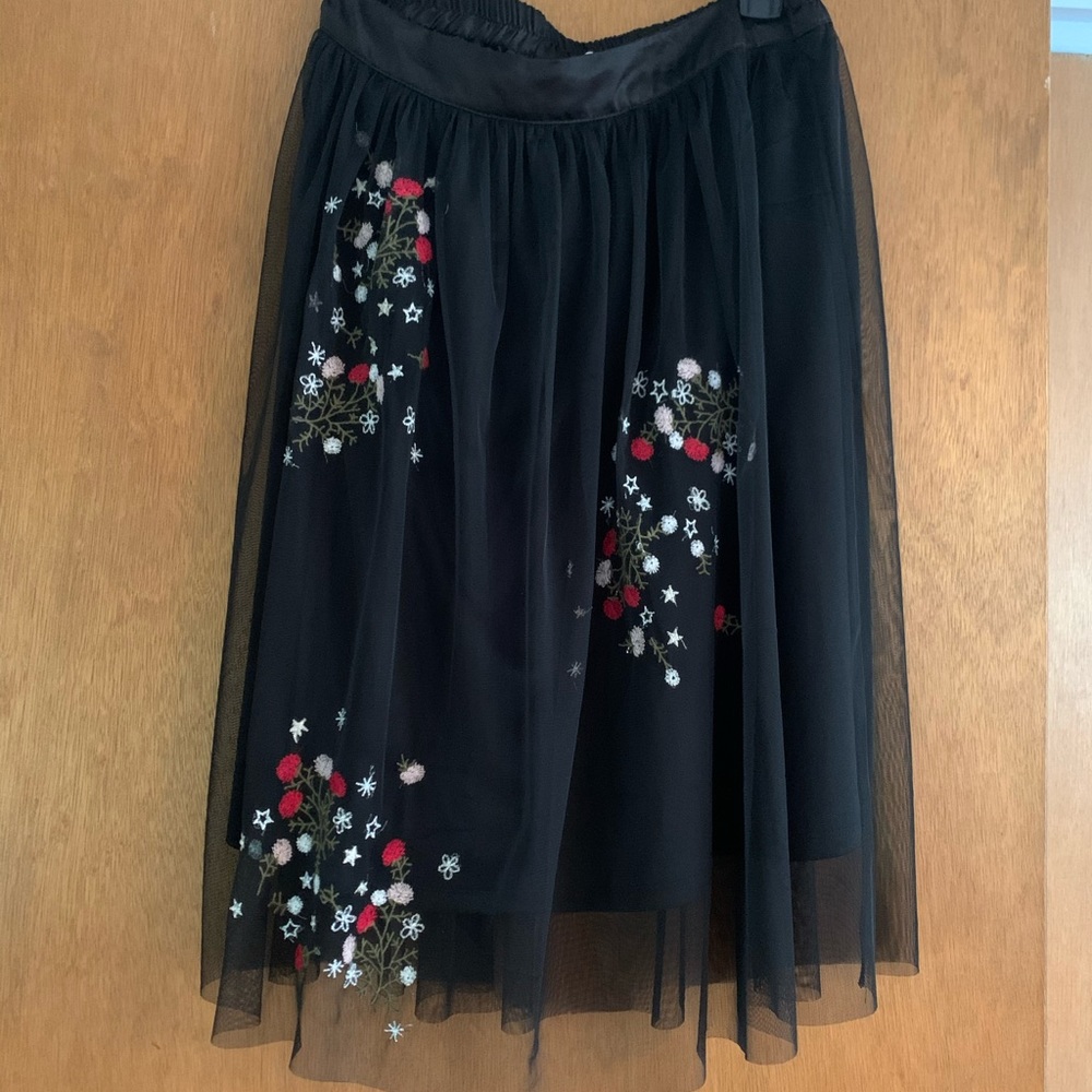 Black skirt